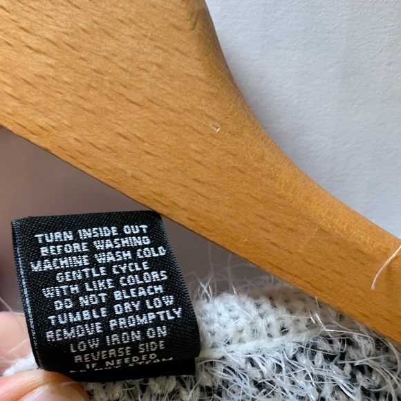 Women’s Buttery Soft Luxurious Black & White eyelash plaid sweater cardigan - Picture 4 of 8